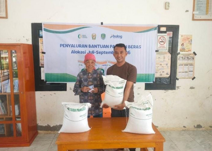 Beras Bapang Juli-September Cair, 41 KPM Desa Semidang Terima Bantuan