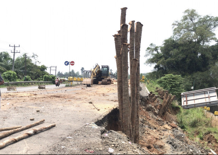 Dampak Ambles: Jembatan Taba Terunjam-Kembang Seri Dibuka Satu Jalur