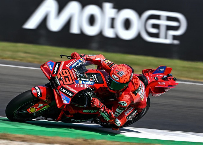 Hasil MotoGP Belanda 2025: Marquez Tak Terbendung, Bezzecchi Harumkan Aprilia, Quartararo Terpuruk