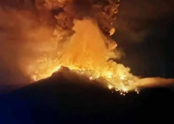 Dahsyatnya Letusan Gunung Ini Setelah 22 Tahun 'Tertidur', 828 Warga Dievakuasi 