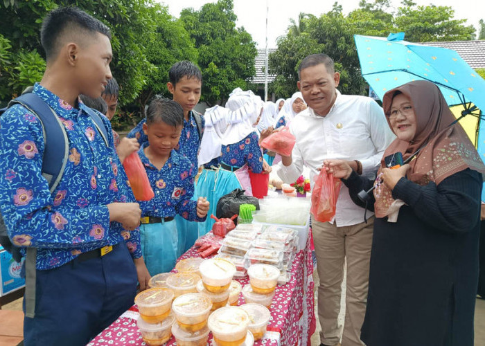 Market Day di SMPN 03 Bengkulu Tengah, Pelajar Latihan Bisnis Sejak Dini
