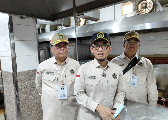 Wamenhaj Tinjau Dapur RTE, Pastikan Distribusi Makanan Siap Santap ke Hotel Jemaah