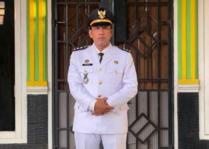 Camat Edwar Dukung Upaya Perbaikan Jalan Kota Niur