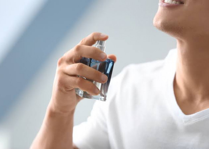 10 Cara Memakai Parfum Agar Wanginya Tahan Lama, Hindari Menggosokkan Parfum pada Kulit