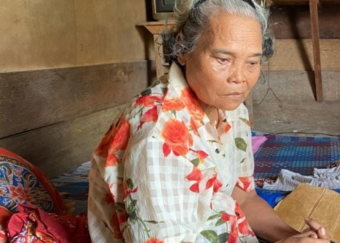 Nenek Rukana, Warga Miskin Penderita Stroke, Sedih Tak Tersentuh Bantuan Tapi Enggan Memelas 