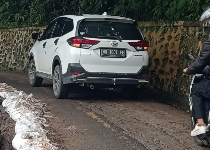 Jangan Nekat! Kendaraan Ini Dilarang Melintasi Jalan Lintas Bengkulu-Kepahiang Liku Sembilan Bengkulu Tengah