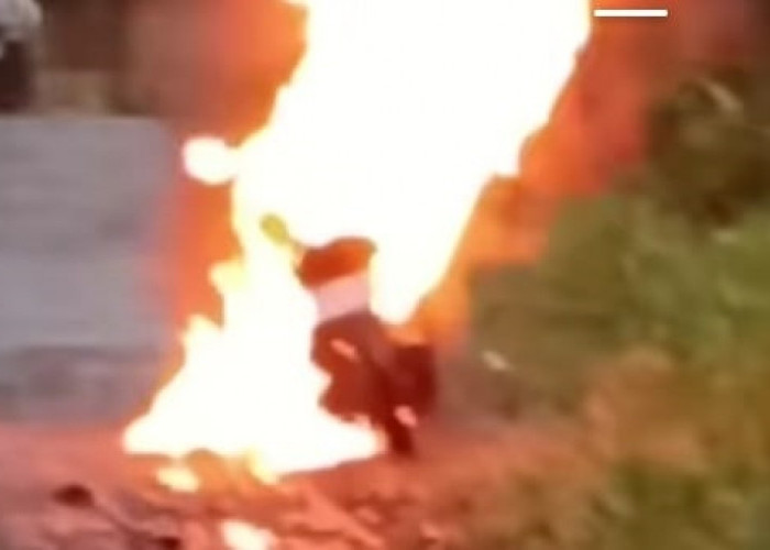 Sempat Viral di Media Sosial, Sepeda Motor Istri Dibakar Suami di Desa Lubuk Unen Bengkulu Tengah