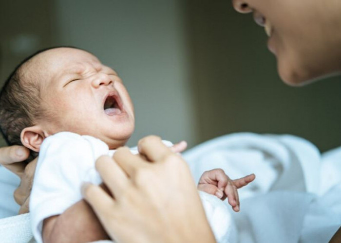 Kenali Tanda-Tanda Kanker Ovarium pada Bayi Serta Penyebab dan Langkah Pengobatan