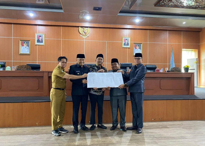 Raperda Pertanggungjawaban APBD 2025 Disetujui, Bupati Rachmat Tegaskan Pelayanan Publik Jadi Prioritas