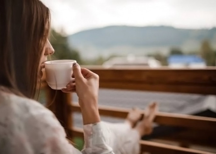 Suka Minum Kopi Pagi atau Sore? Yuk Ketahui Mana yang Lebih Baik untuk Tubuh