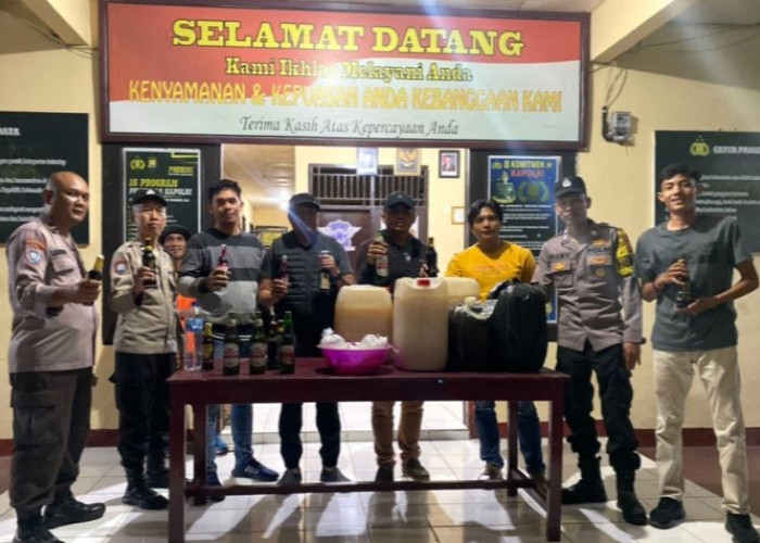 Razia di Kawasan Liku Sembilan, Polisi Amankan Ratusan Liter Minuman Tuak dan Miras, Ini Penampakannya