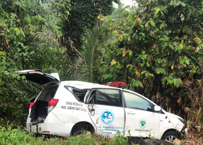 BREAKING NEWS: Mobil Puskesmas Dinas Kesehatan Lebong Masuk Jurang di Bengkulu Tengah, Satu Meninggal Dunia