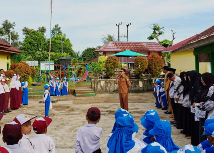 Tingkatkan Kualitas PAUD, Dikbud Benteng Gelar Pembinaan di TK Satu Atap Pondok Kubang