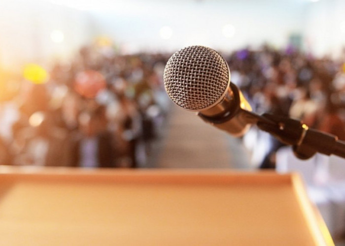 Bikin Audiens Terkesan! Ini Dia 4 Trik Public Speaking untuk Pemula