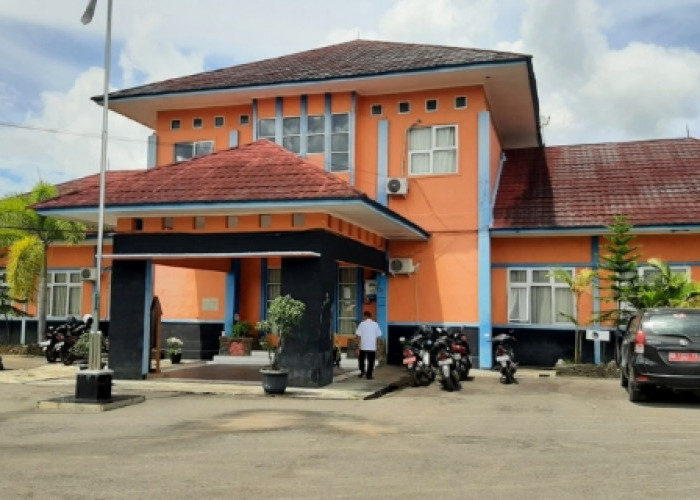 Mantan Ketua PGRI Prov Sesalkan Oknum Pejabat Dinas Dikbud Bengkulu Tengah Jarang Ngantor