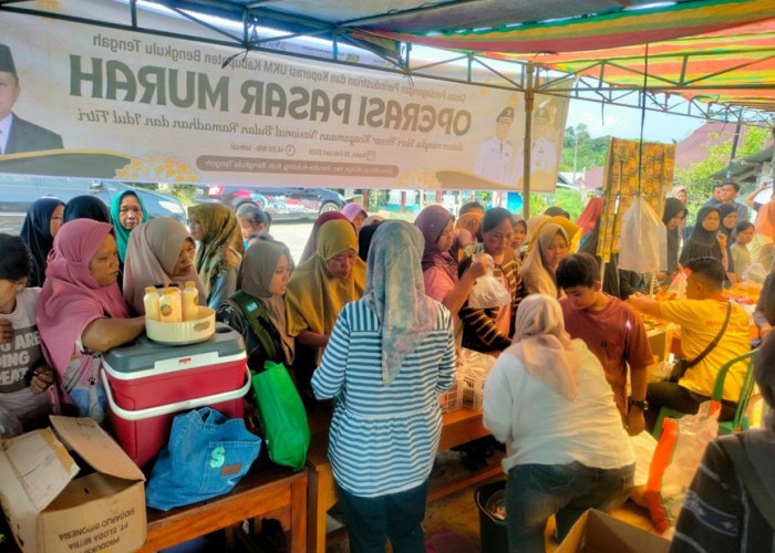 Warga Serbu Pasar Murah Margo Mulyo, Sembako Terjangkau Ringankan Beban Ramadan