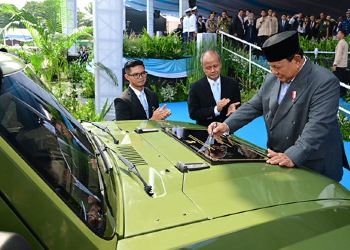Prabowo Resmikan Kendaraan Taktis Listrik MV3-EV 