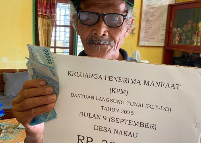 Bantu Kebutuhan Dasar Lansia, Pemdes Nakau Tuntaskan Penyaluran BLT Dana Desa Bulan September