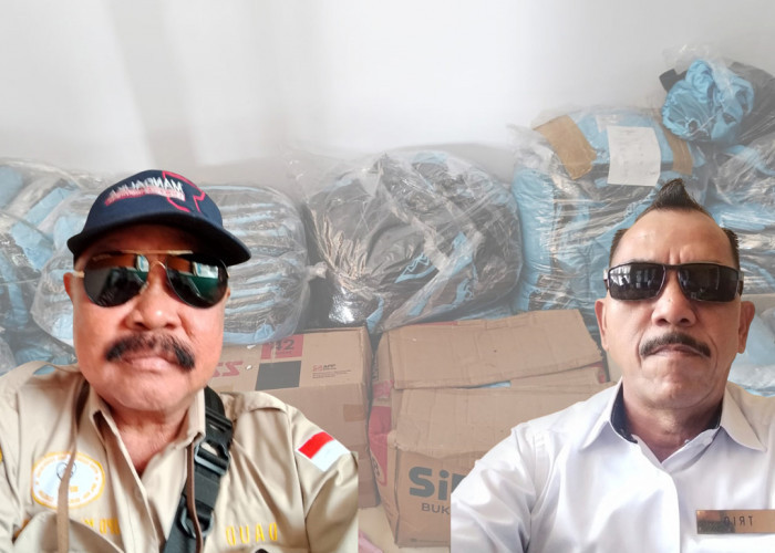 Dua Aktivis Berkumis Kritisi Karut Marut Pengadaan Seragam Olahraga Guru