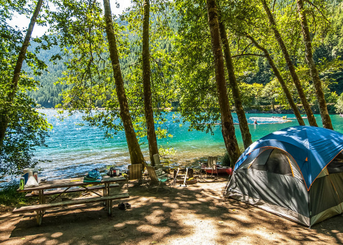 Long Weekend Mau Camping? Ini Tips Camping Buat Pemula