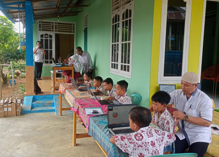 10 Murid di Bengkulu Tengah Terpaksa ANBK di Teras Rumah Guru, Kok Bisa Begitu