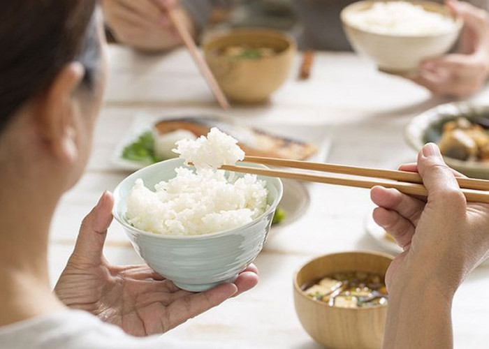 Diet Tetap Jalan, Nasi Tetap Aman! Ini Trik Pintarnya Biar Tetap Langsing Tanpa Harus Stop Makan Nasi