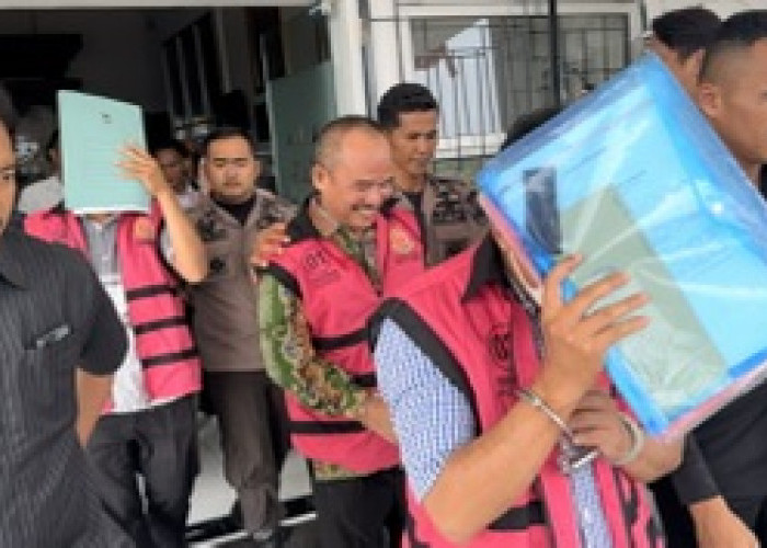 BREAKING NEWS: Kasus Dugaan Korupsi RDTR 2014, Mantan Sekda Bengkulu Tengah Ditahan