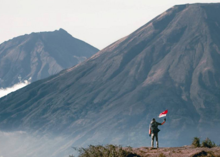 Ingin Mendaki Gunung Tertinggi di Indonesia? Ini Dia Daftar Gunung yang Bisa Didatangi