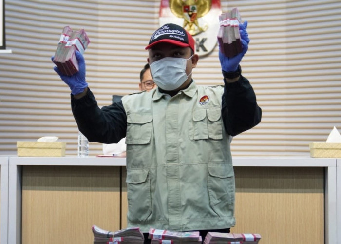 Penampakan Barang Bukti Uang Hasil OTT Ketua Pengadilan Negeri