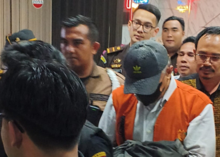 Mantan Bupati Bengkulu Utara Imron Rosyadi Ditetapkan Tersangka dan Ditahan Kejati