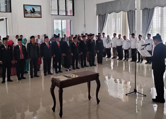 10 Pejabat JPT Pratama Bengkulu Tengah Resmi Dilantik, Bupati Minta Loyal dan Maksimal Bekerja
