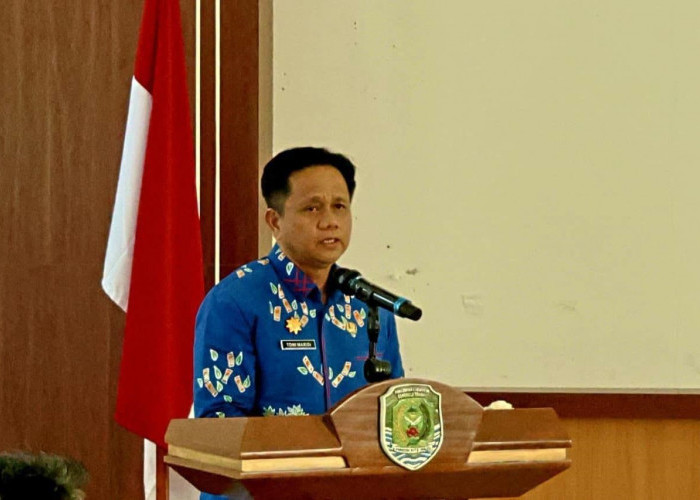 Sekda Tomi Maklumi Ketidakhadiran Ratusan Kades Saat Upacara HUT, Tokoh Pemekaran Minta Bupati