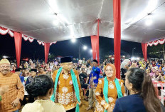 Hadir di Desa Srikaton, Bupati Rachmat Riyanto Apresiasi Pementasan Drama Tradisional Putri Gading Cempaka