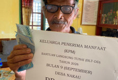Bantu Kebutuhan Dasar Lansia, Pemdes Nakau Tuntaskan Penyaluran BLT Dana Desa Bulan September