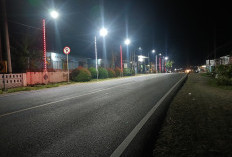 Bupati Rachmat Pastikan Evaluasi Program Berbinar Pemasangan Lampu Sekolah Senilai Miliaran